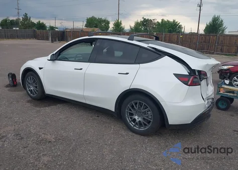 2021 Tesla Model Y Long Range Dual Motor All-Wheel Drive из США, поврежденный, VIN 5YJYGAEE9MF183382